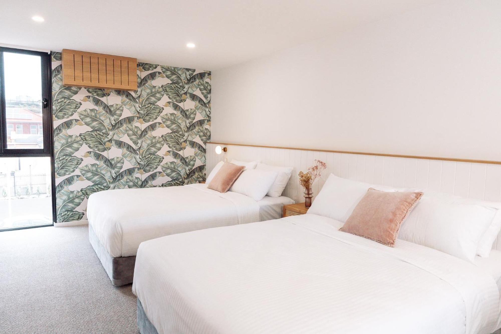 Hotel Surfside 22